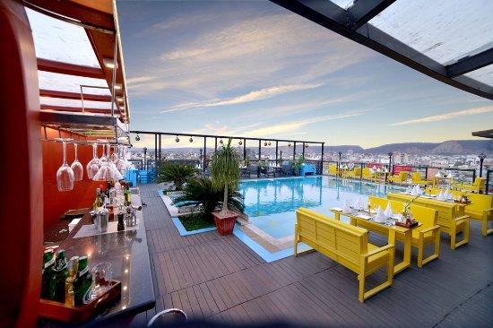 Hi-LiFE The Rooftop Grill